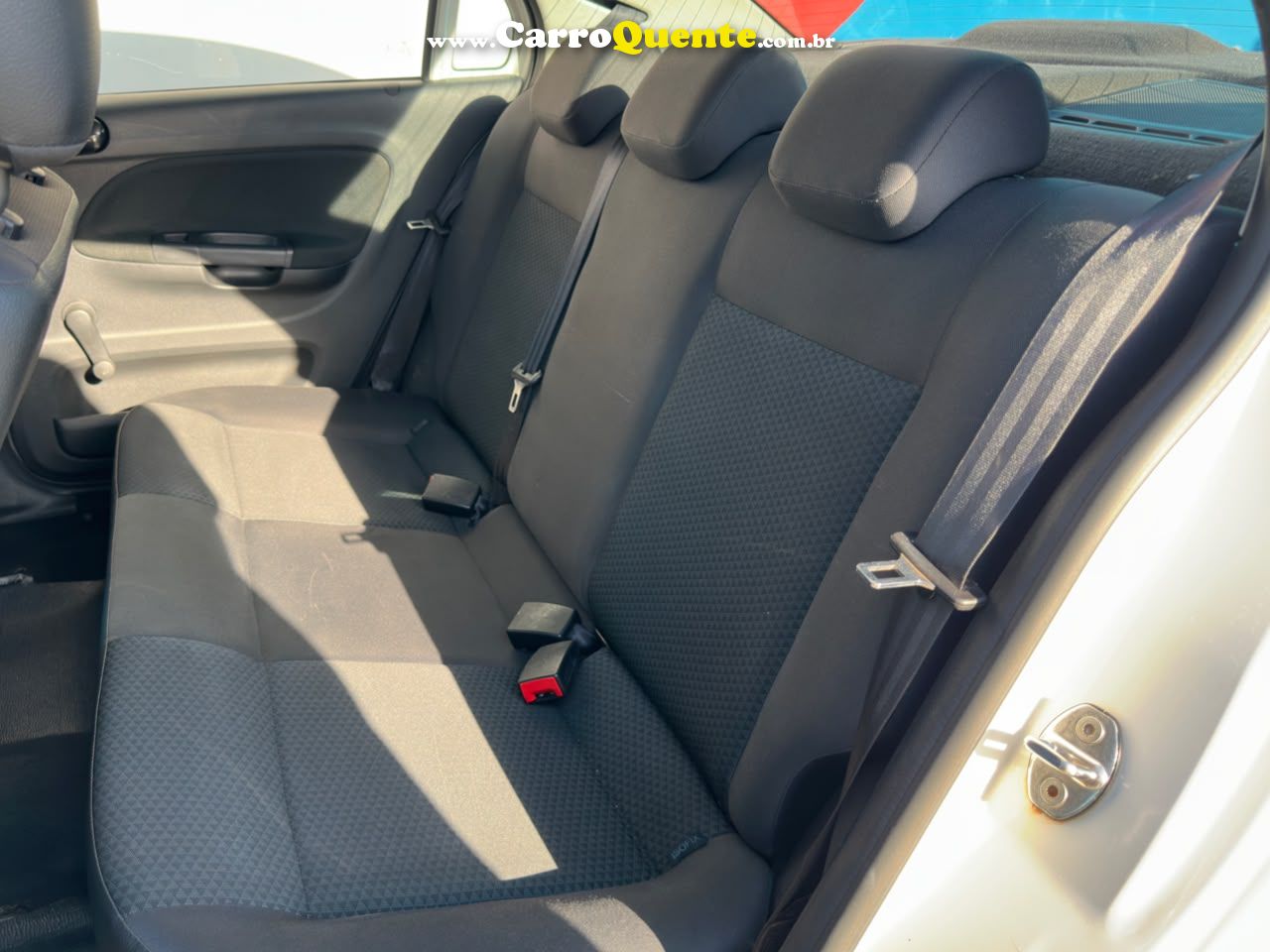 VOLKSWAGEN VOYAGE 1.0 12V MPI TOTALFLEX 2023 - Loja
