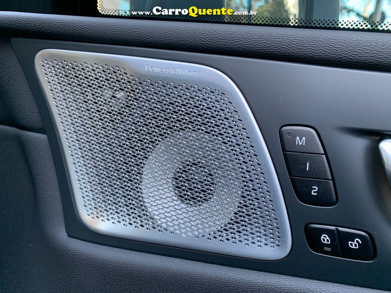 VOLVO   2.0 T8 PHEV ULTRA AWD GEARTRON   CINZA 2026 2.0 GASOLINA E ELÉTRICO - Loja