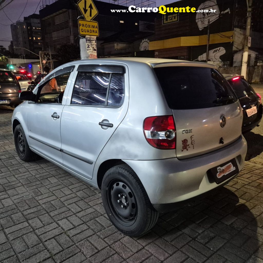 VOLKSWAGEN   FOX PLUS 1.6MI 1.6MI TOTAL FLEX 8V 4P   PRATA 2007 1.6 FLEX - Loja