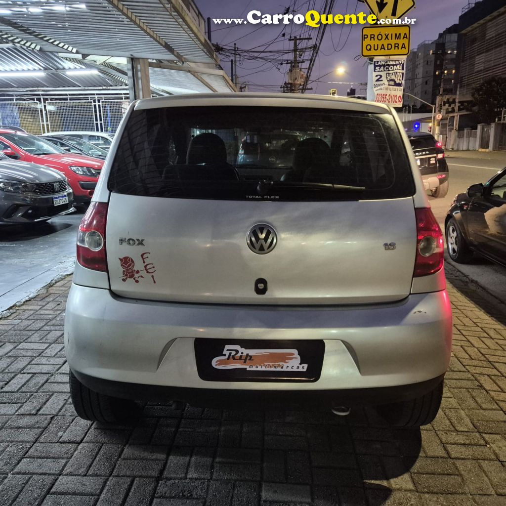 VOLKSWAGEN   FOX PLUS 1.6MI 1.6MI TOTAL FLEX 8V 4P   PRATA 2007 1.6 FLEX - Loja