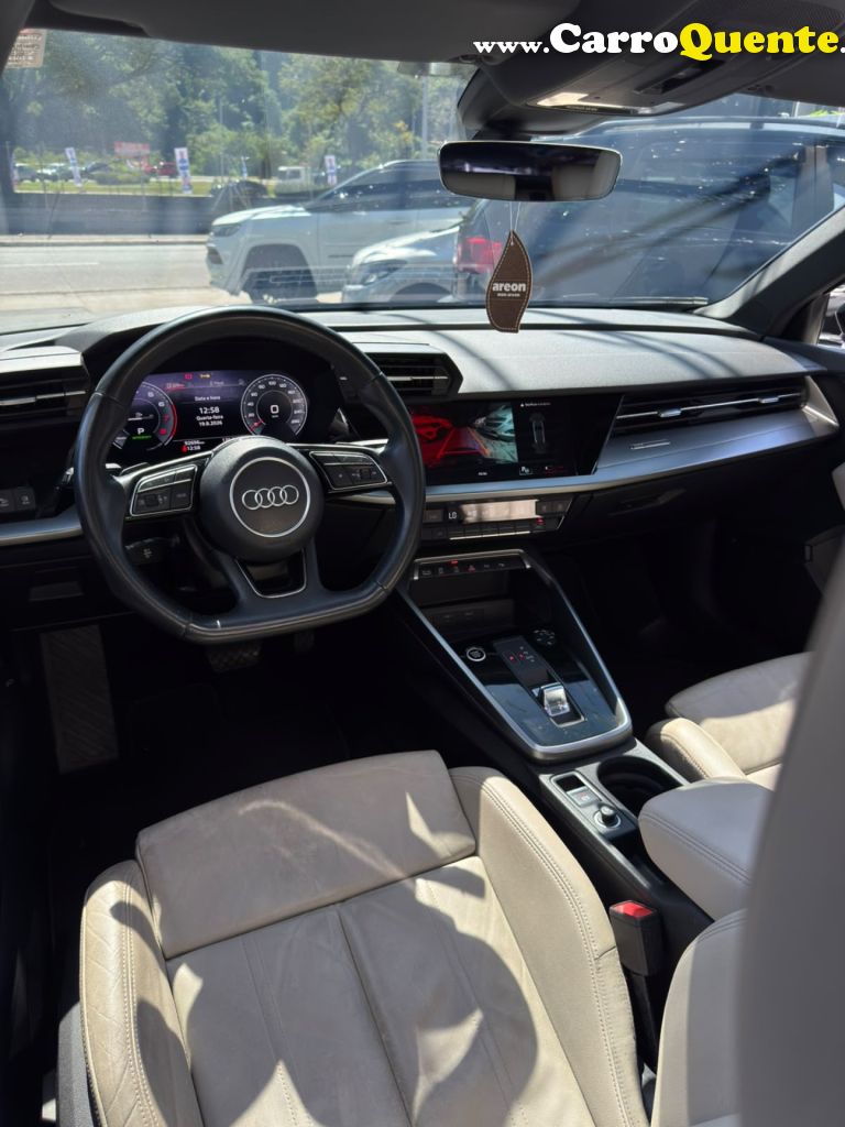 AUDI   A3 SPORTBACK S-LINE 2.0 TFSI S-TRO.HIB.   PRETO 2022 2.0 GASOLINA - Loja