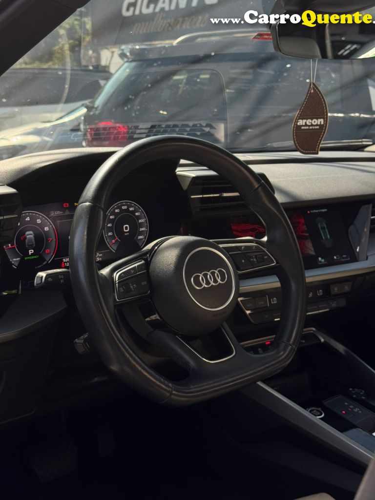 AUDI   A3 SPORTBACK S-LINE 2.0 TFSI S-TRO.HIB.   PRETO 2022 2.0 GASOLINA - Loja