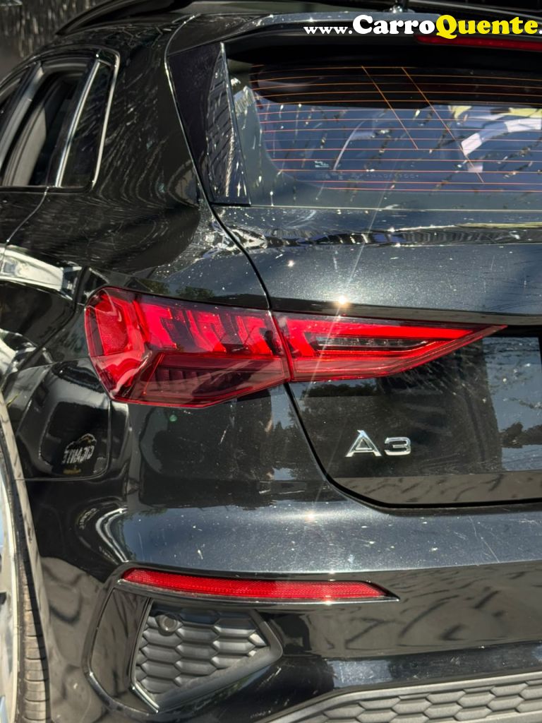 AUDI   A3 SPORTBACK S-LINE 2.0 TFSI S-TRO.HIB.   PRETO 2022 2.0 GASOLINA - Loja