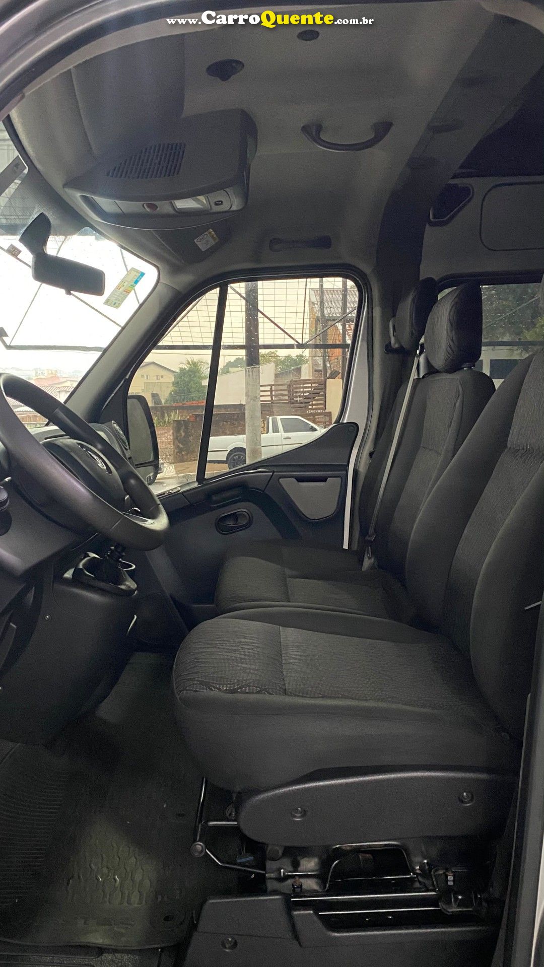 RENAULT   MASTER 2.3 DCI VITRE FURGÃO 16V DIESEL   PRATA 2025 2.3 DIESEL - Loja