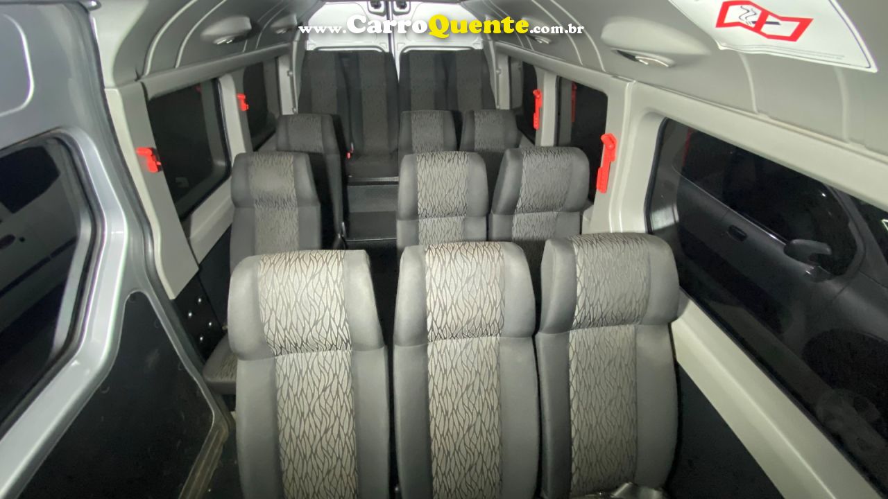 RENAULT   MASTER 2.3 DCI VITRE FURGÃO 16V DIESEL   PRATA 2025 2.3 DIESEL - Loja