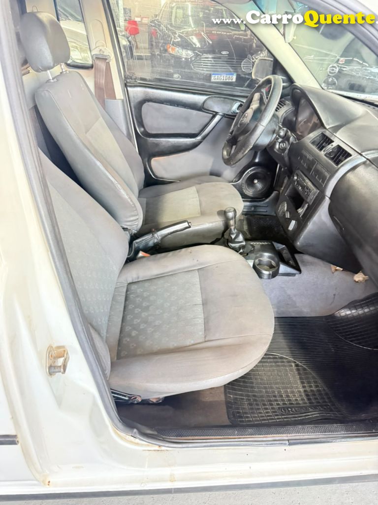 VOLKSWAGEN   SAVEIRO 1.6 MI 1.6MI CITY TOTAL FLEX 8V   BRANCO 2003 1.6 GASOLINA - Loja