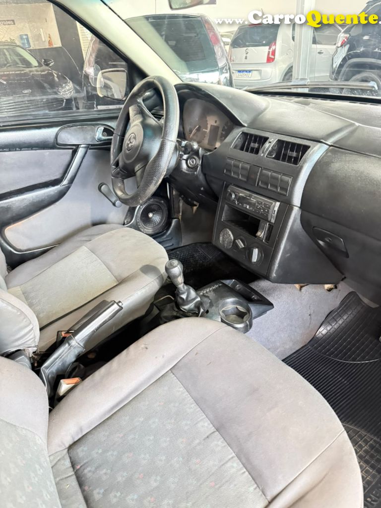 VOLKSWAGEN   SAVEIRO 1.6 MI 1.6MI CITY TOTAL FLEX 8V   BRANCO 2003 1.6 GASOLINA - Loja