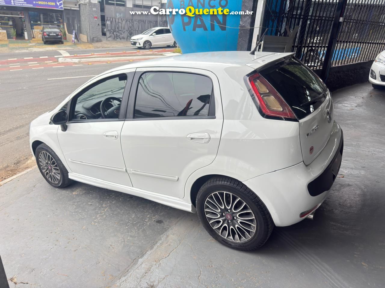 FIAT   PUNTO SPORTING 1.8 FLEX 8V16V 5P   BRANCO 2014 1.8 FLEX - Loja