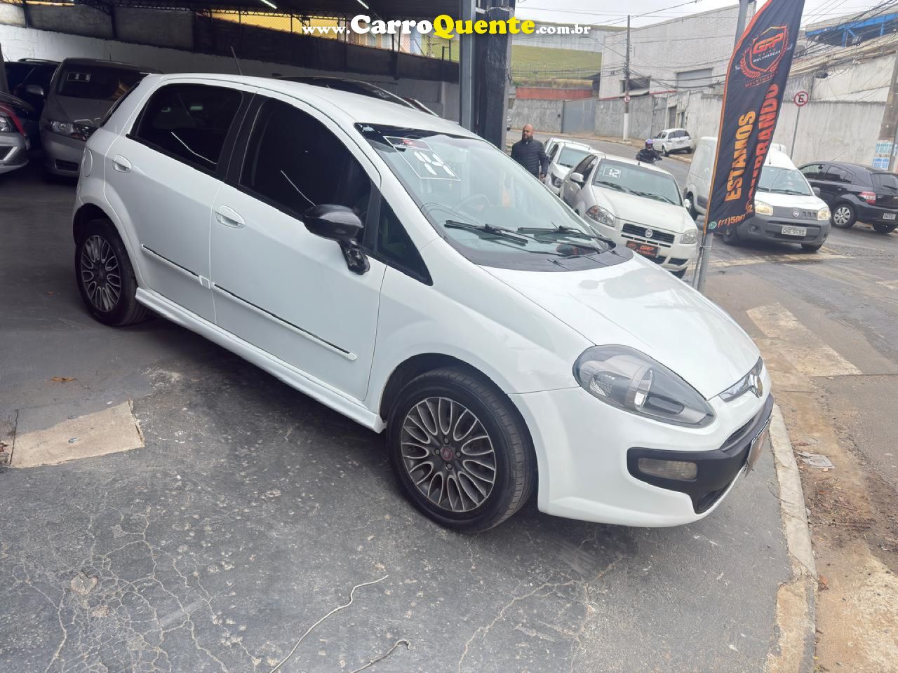 FIAT   PUNTO SPORTING 1.8 FLEX 8V16V 5P   BRANCO 2014 1.8 FLEX - Loja