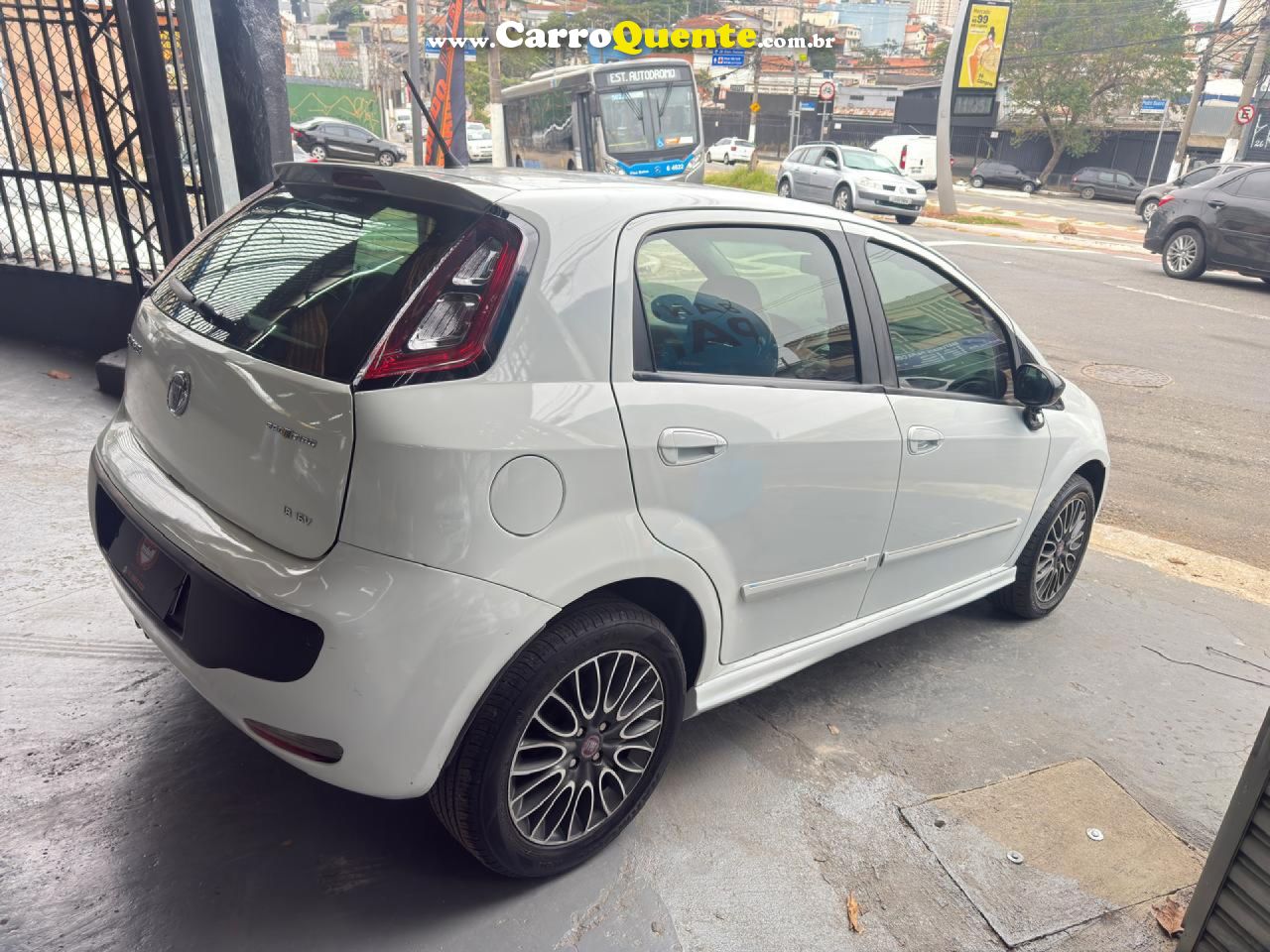 FIAT   PUNTO SPORTING 1.8 FLEX 8V16V 5P   BRANCO 2014 1.8 FLEX - Loja