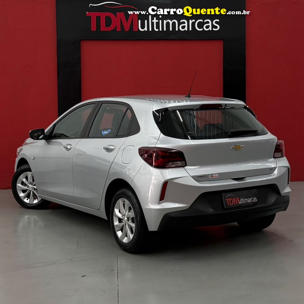CHEVROLET   ONIX HATCH 1.0 12V FLEX 5P MEC.   PRATA 2022 1.0 FLEX - Loja