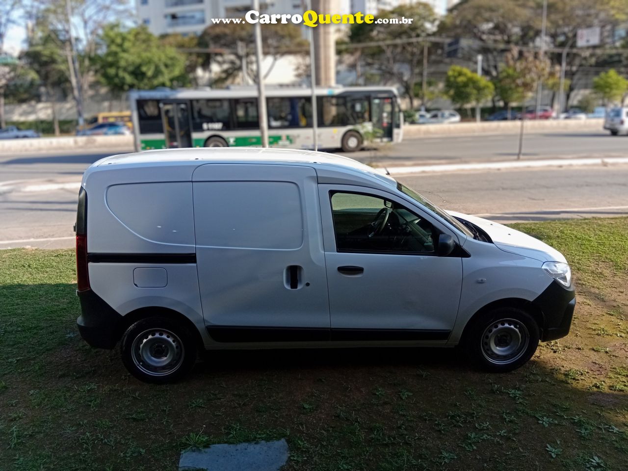 RENAULT   KANGOO EX PRO   BRANCO 2025 1.6 FLEX - Loja