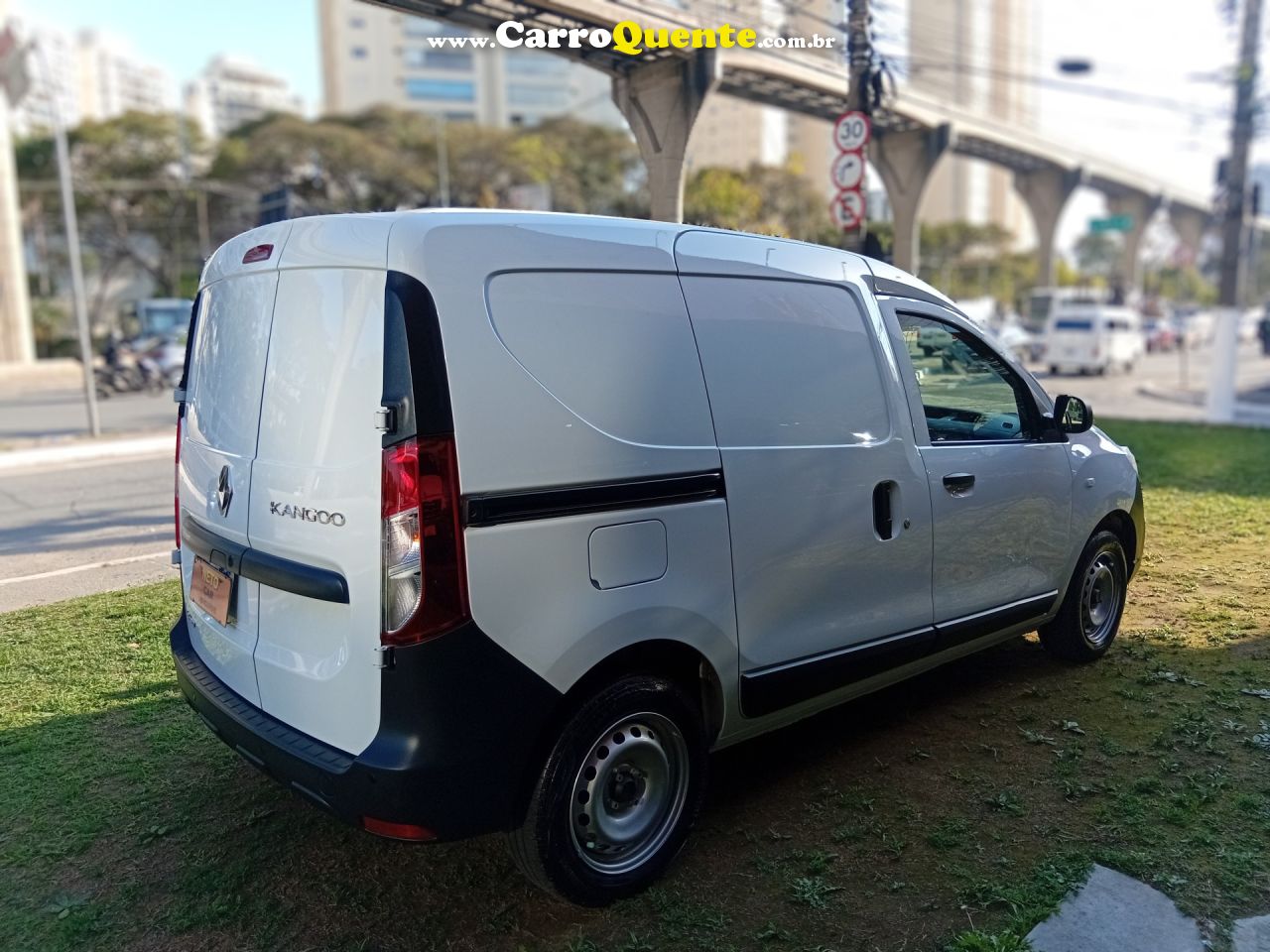 RENAULT   KANGOO EX PRO   BRANCO 2025 1.6 FLEX - Loja