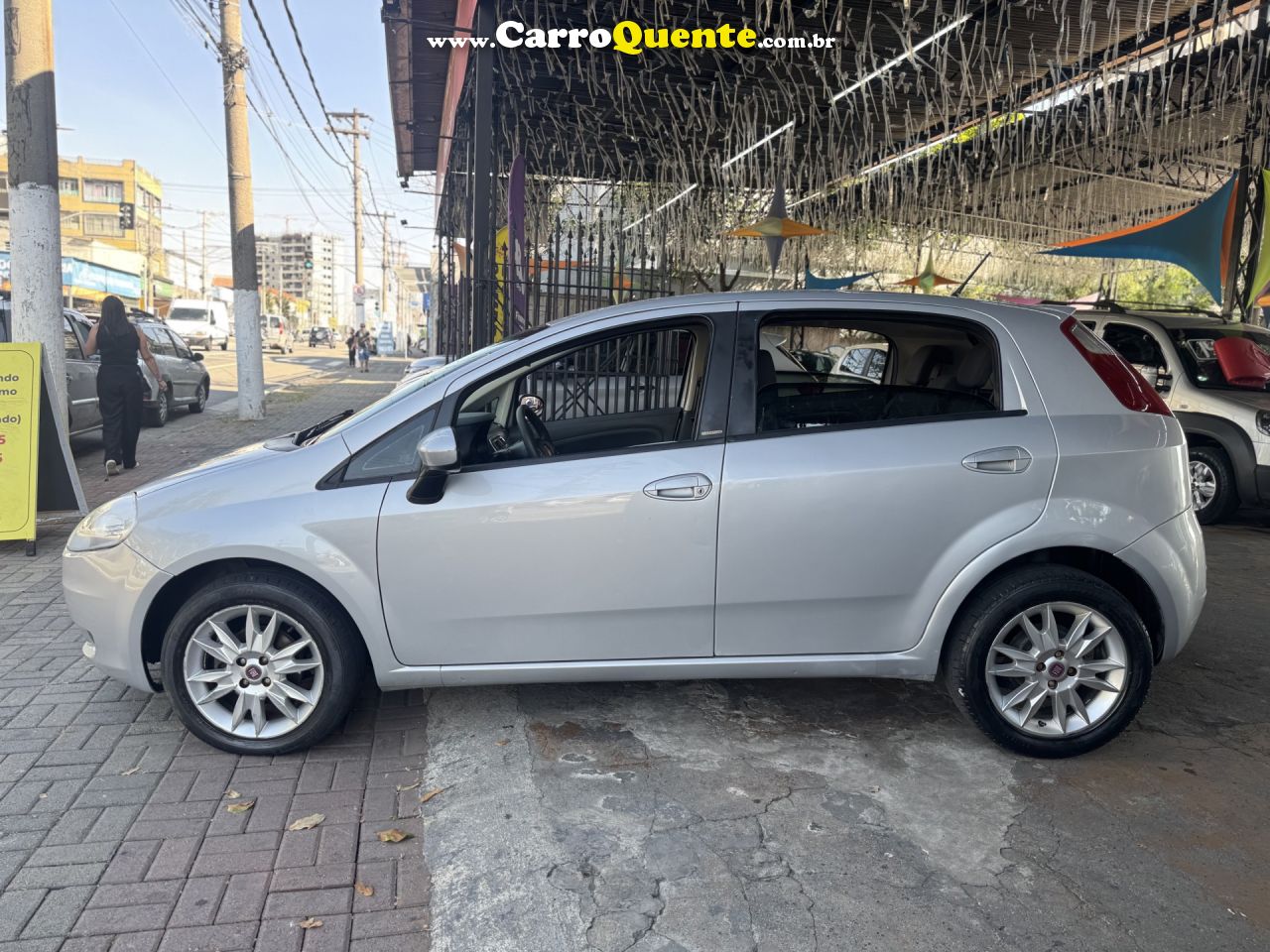 FIAT   PUNTO ESSENCE 1.6 FLEX 16V 5P   PRATA 2012 1.6 FLEX - Loja
