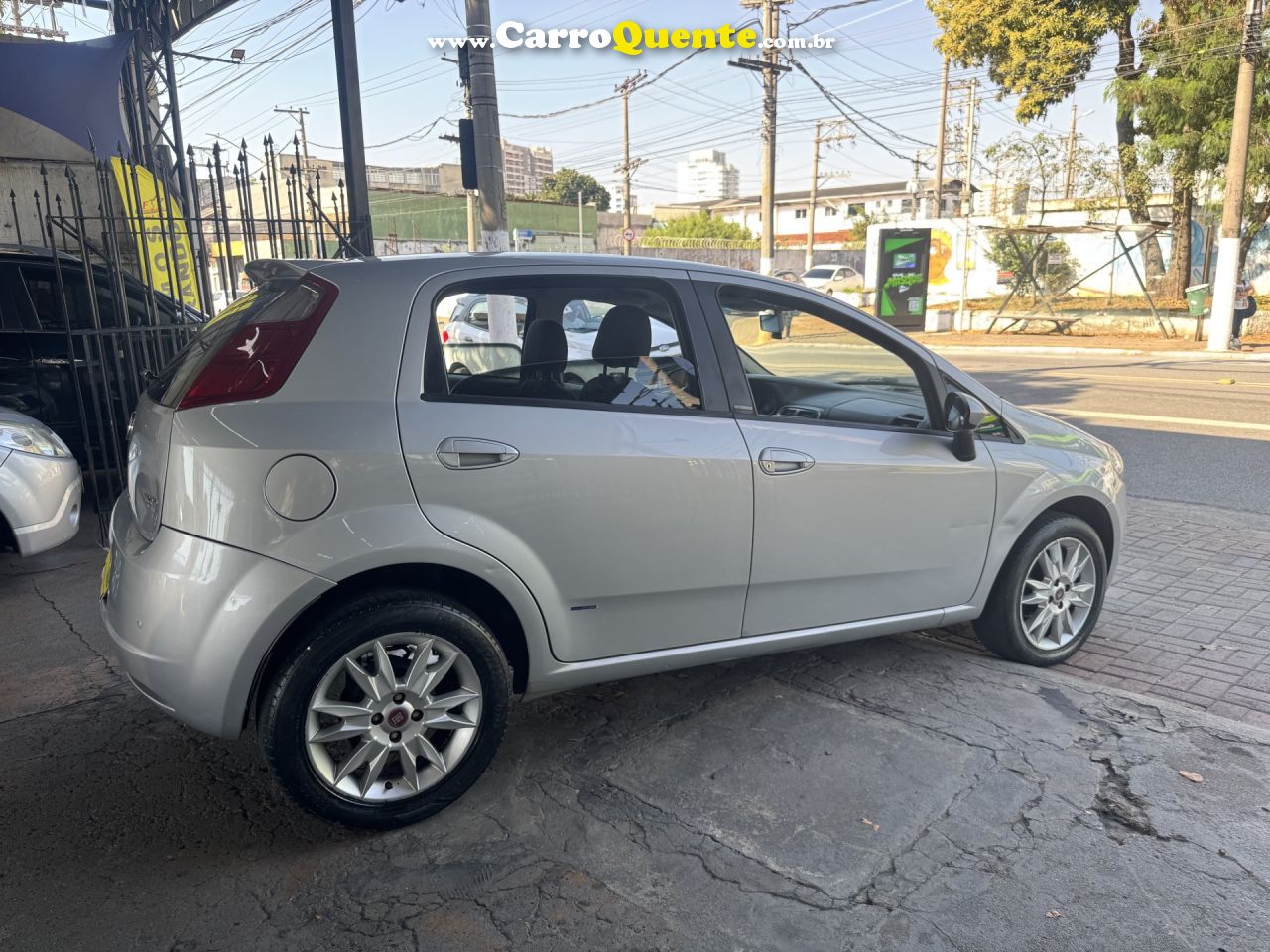 FIAT   PUNTO ESSENCE 1.6 FLEX 16V 5P   PRATA 2012 1.6 FLEX - Loja