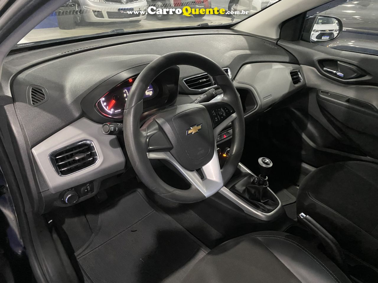 CHEVROLET   ONIX HATCH LT 1.0 8V FLEXPOWER 5P MEC.   PRETO 2019 1.0 FLEX - Loja
