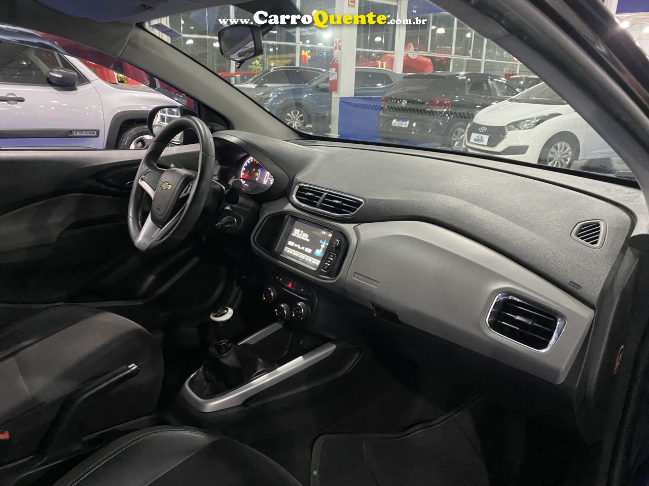 CHEVROLET   ONIX HATCH LT 1.0 8V FLEXPOWER 5P MEC.   PRETO 2019 1.0 FLEX - Loja