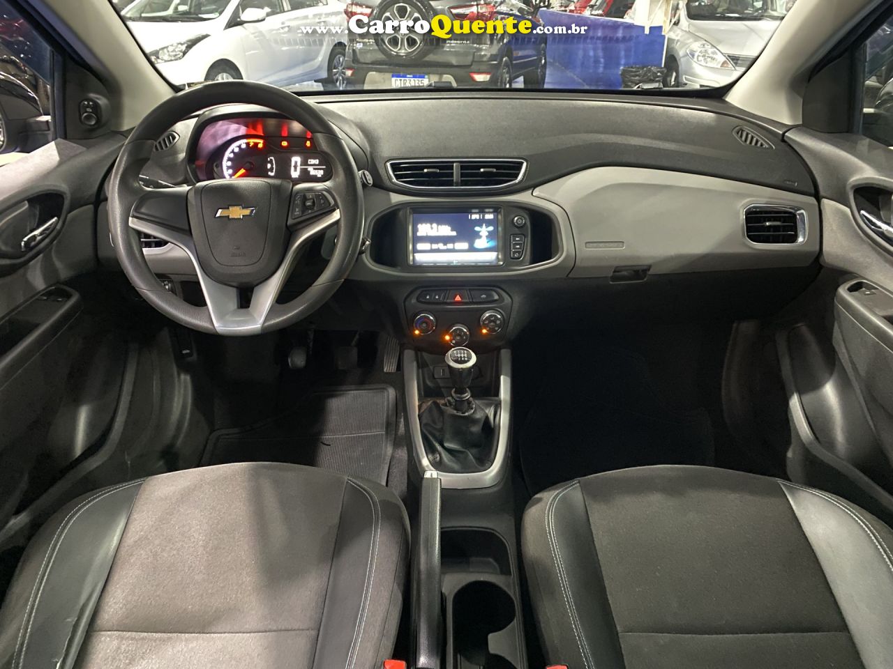 CHEVROLET   ONIX HATCH LT 1.0 8V FLEXPOWER 5P MEC.   PRETO 2019 1.0 FLEX - Loja