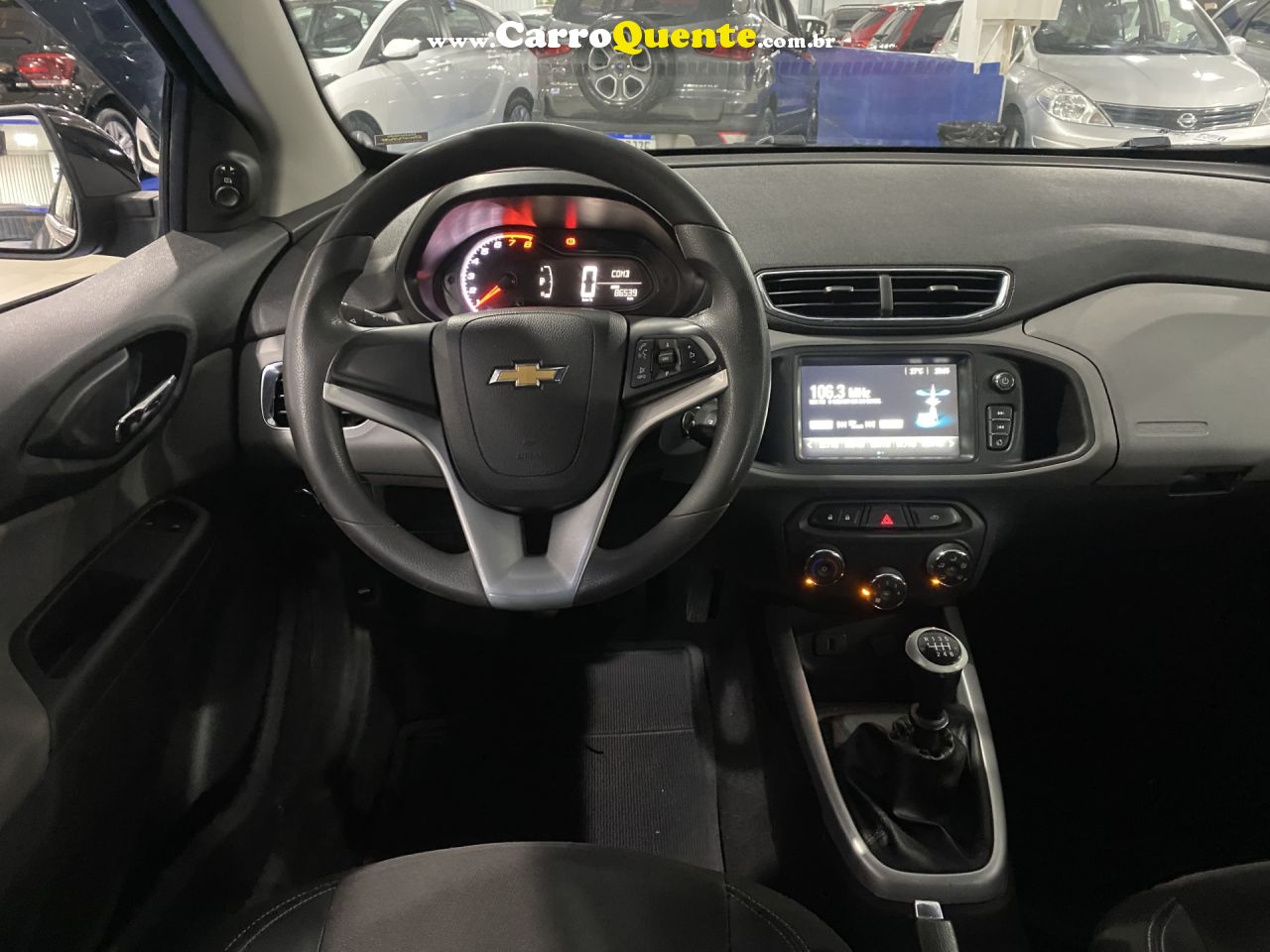 CHEVROLET   ONIX HATCH LT 1.0 8V FLEXPOWER 5P MEC.   PRETO 2019 1.0 FLEX - Loja
