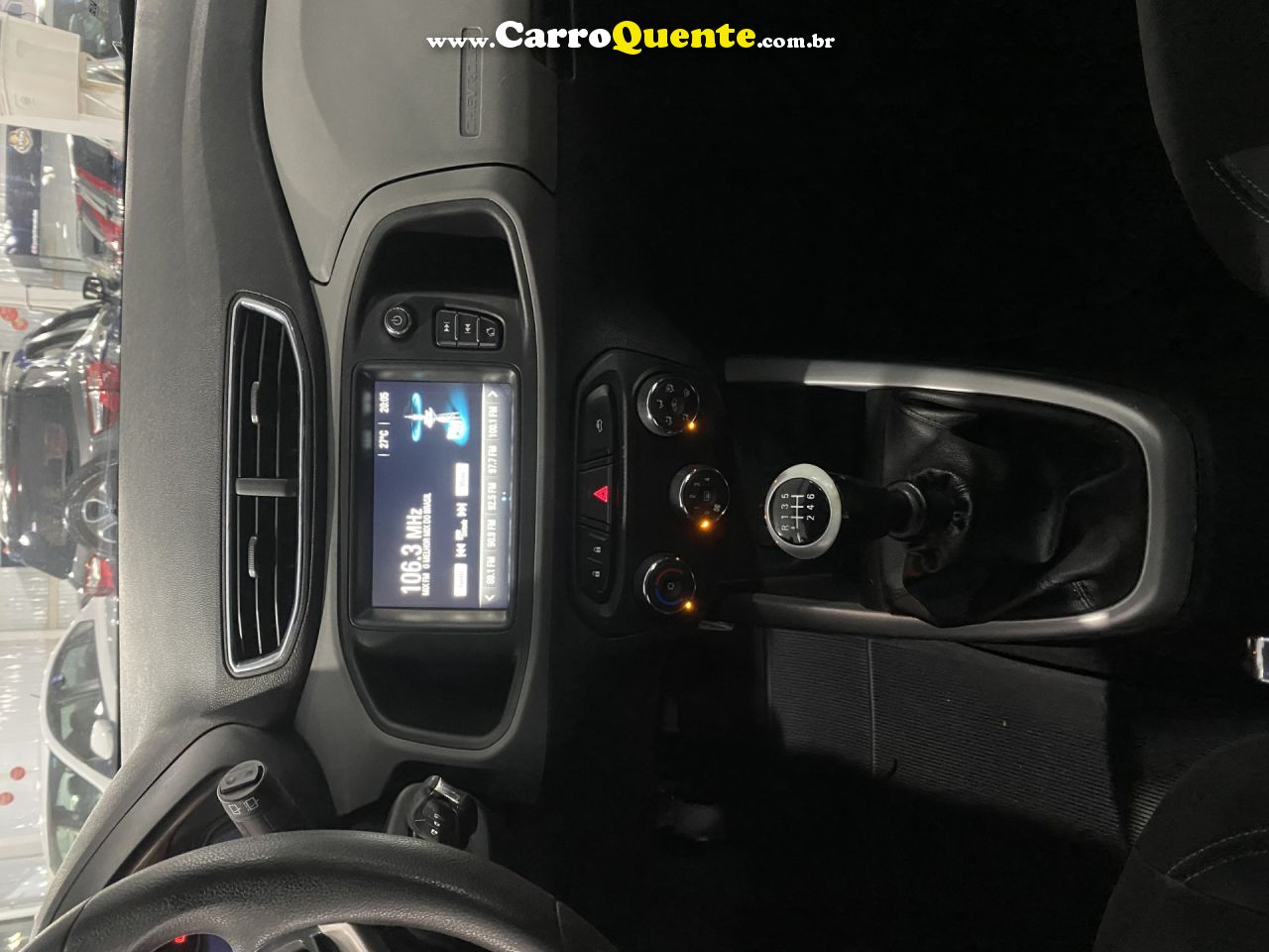 CHEVROLET   ONIX HATCH LT 1.0 8V FLEXPOWER 5P MEC.   PRETO 2019 1.0 FLEX - Loja