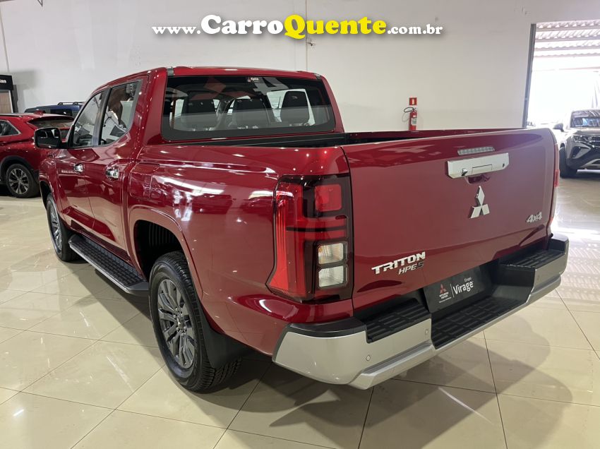 Mitsubishi TRITON 2.4 BITURBO DIESEL CD HPE-S 4X4 AUTOMÁTICO - Loja