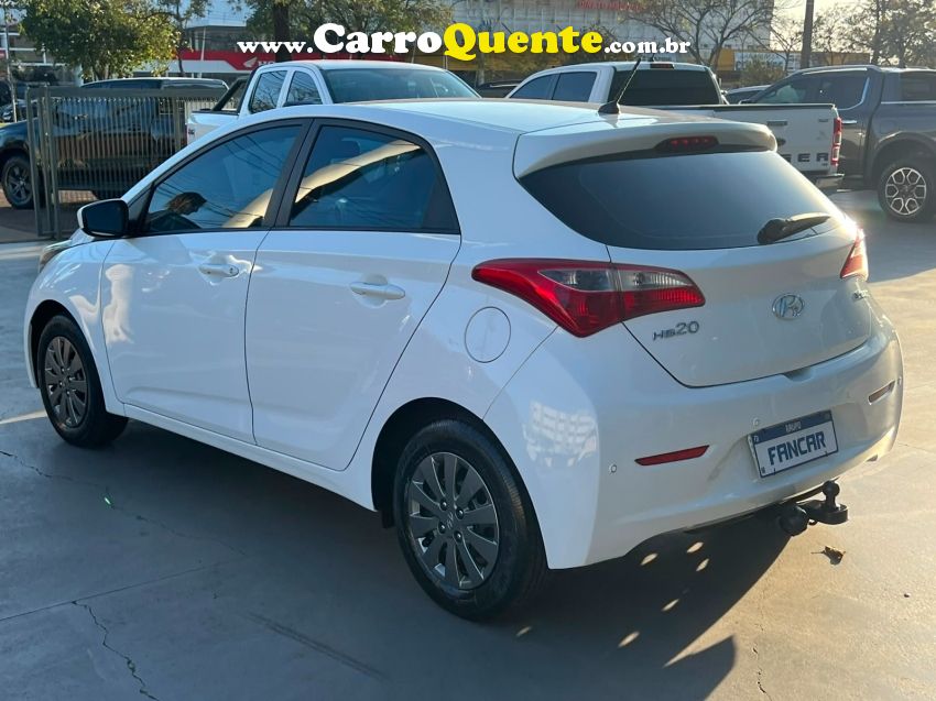 Hyundai HB20 1.0 COMFORT 12V FLEX 4P MANUAL - Loja