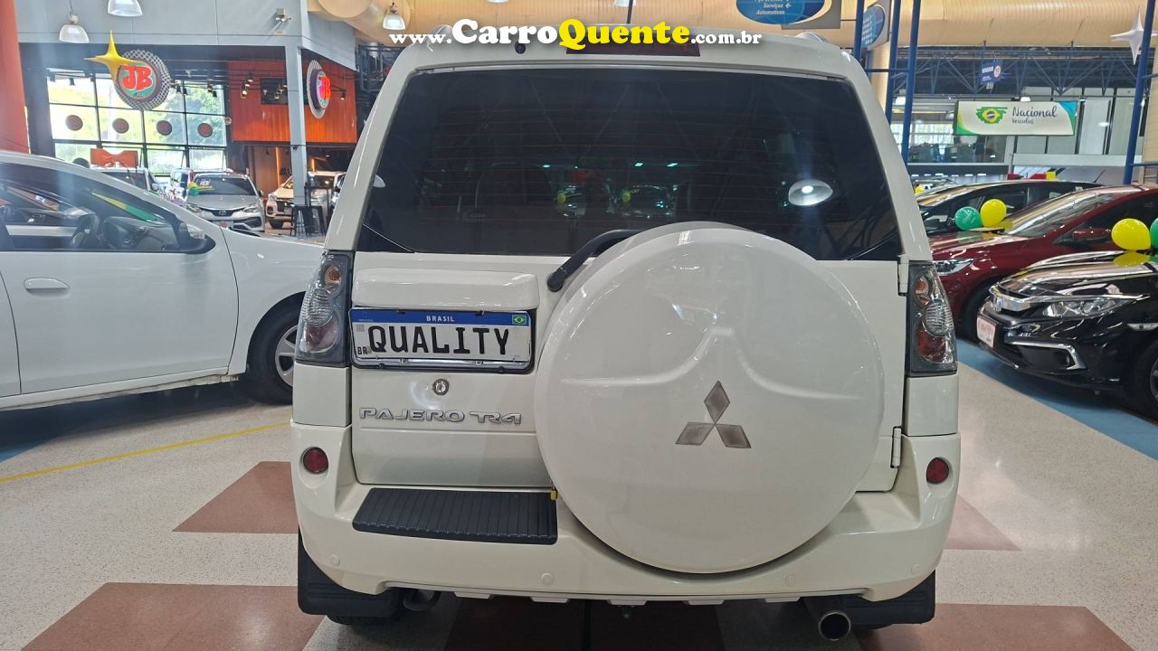 MITSUBISHI PAJERO TR4 2.0 4X4 16V 140CV 2011 - Loja