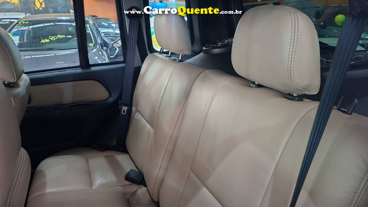 MITSUBISHI PAJERO TR4 2.0 4X4 16V 140CV 2011 - Loja