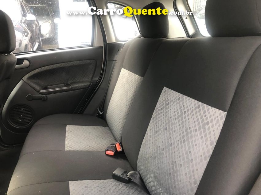 Ford FIESTA 1.0 ROCAM HATCH 8V FLEX 4P MANUAL - Loja