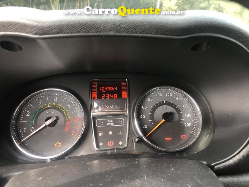 Renault CLIO 1.0 EXPRESSION 16V FLEX 4P MANUAL - Loja