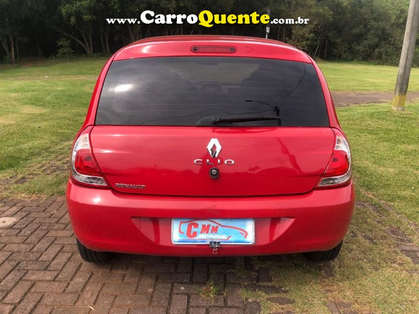 Renault CLIO 1.0 EXPRESSION 16V FLEX 4P MANUAL - Loja