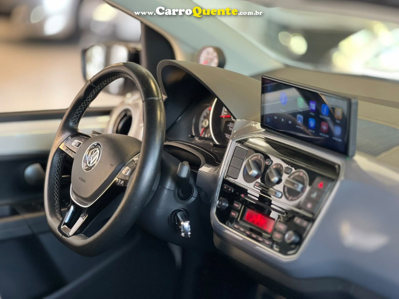 VOLKSWAGEN CROSS UP 1.0 TSI 12V 2018 - Loja