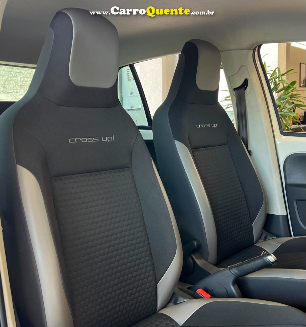 VOLKSWAGEN CROSS UP 1.0 TSI 12V 2018 - Loja