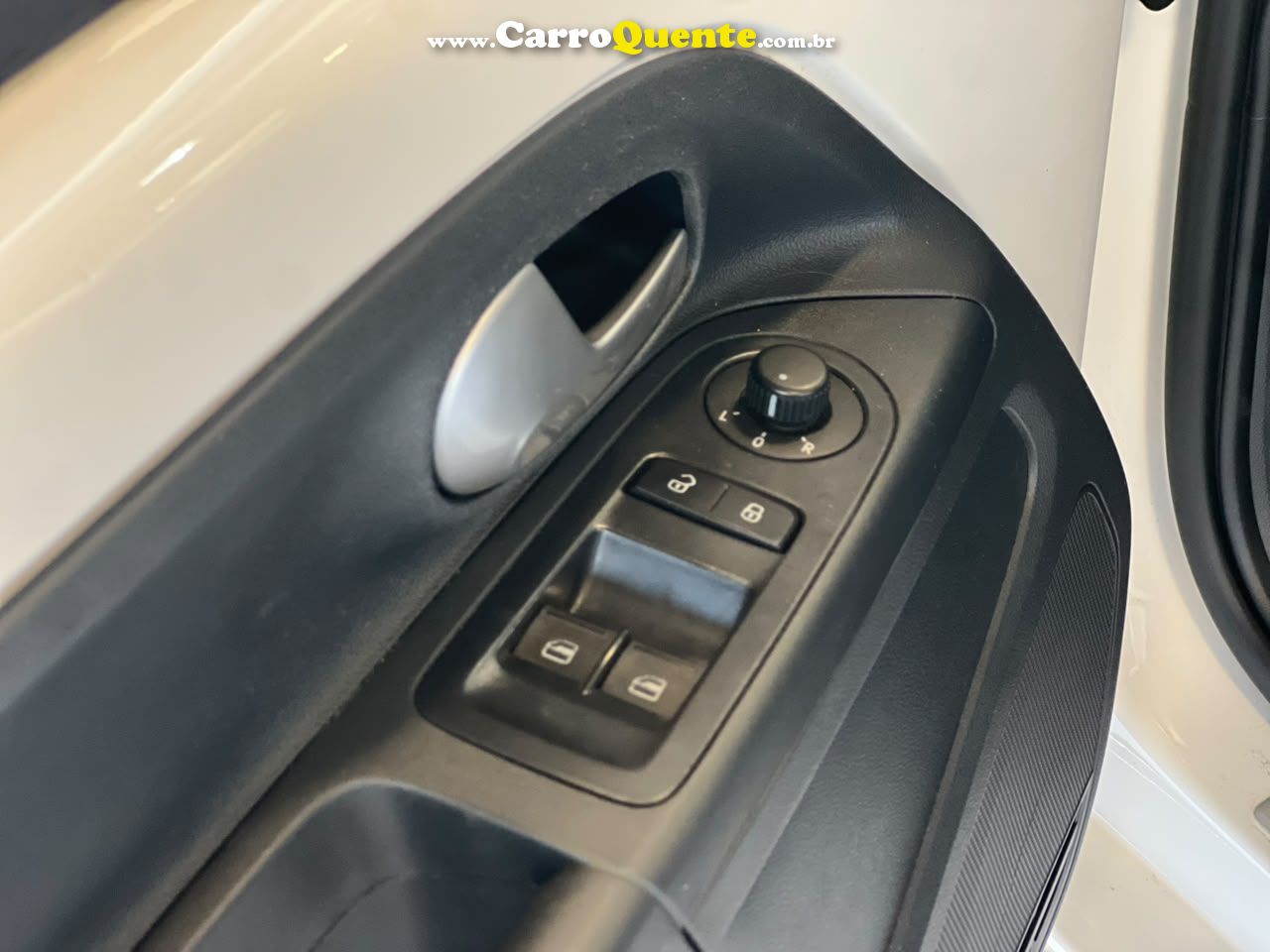 VOLKSWAGEN CROSS UP 1.0 TSI 12V 2018 - Loja
