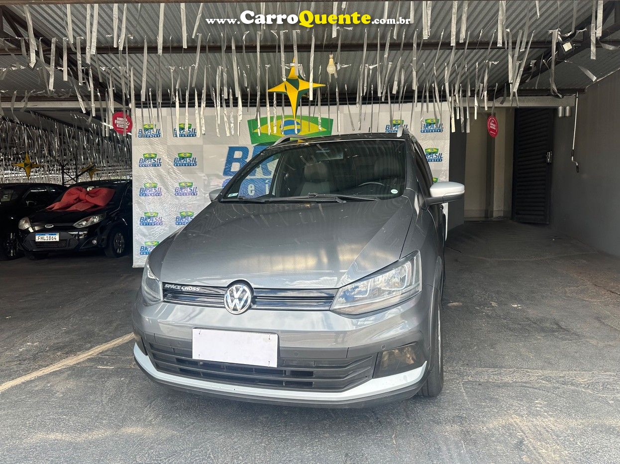 VOLKSWAGEN SPACE CROSS 2015 - Loja