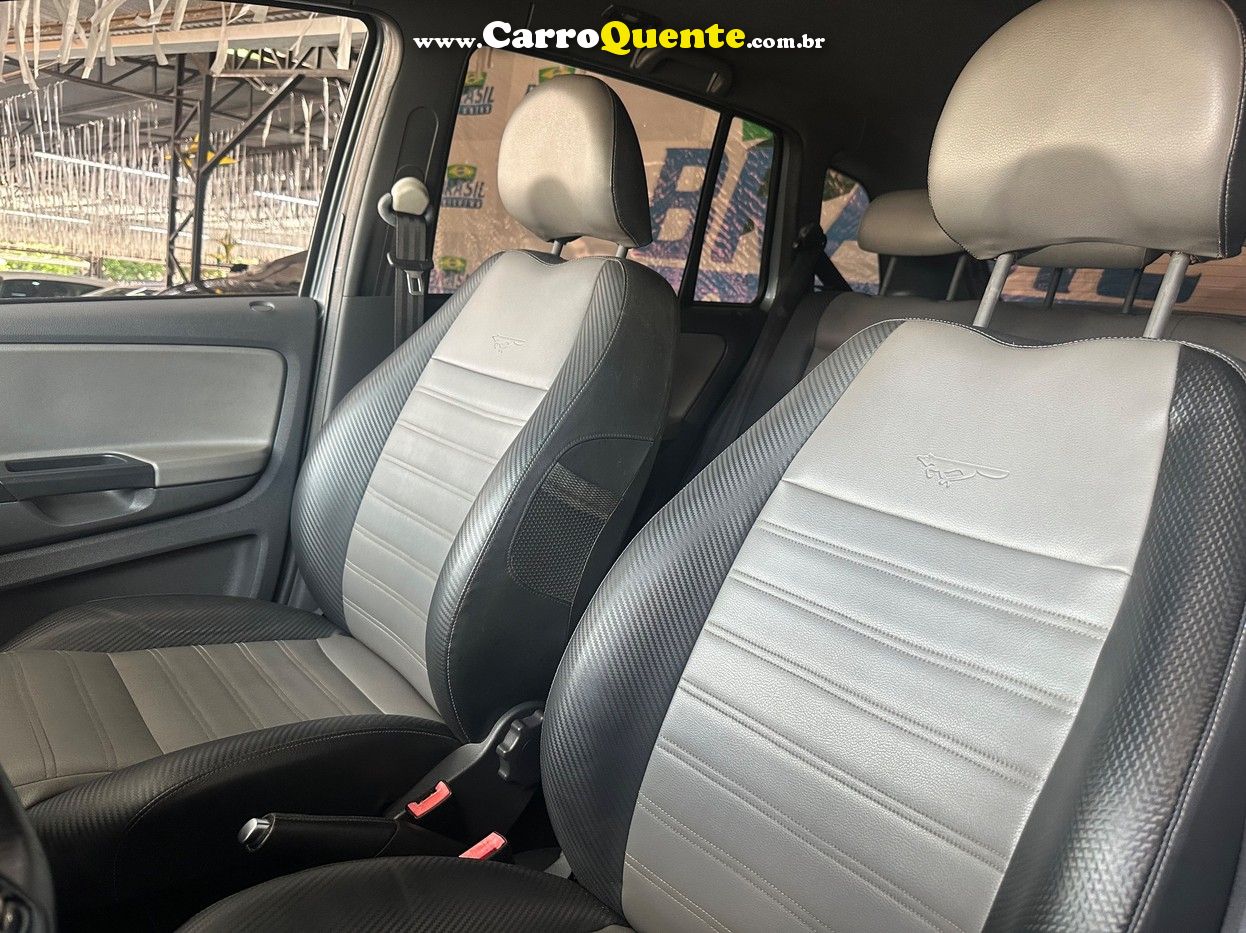 VOLKSWAGEN SPACE CROSS 2015 - Loja