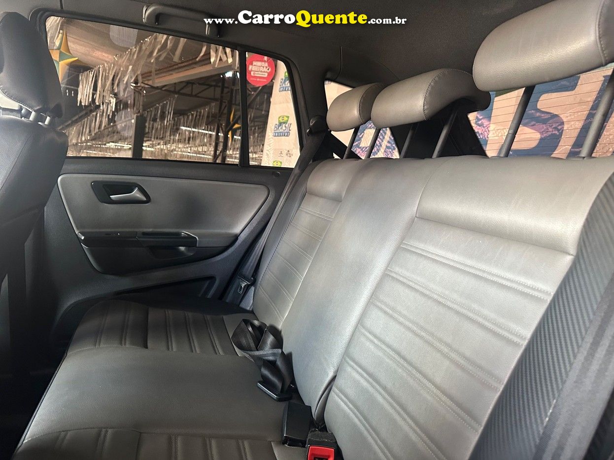 VOLKSWAGEN SPACE CROSS 2015 - Loja