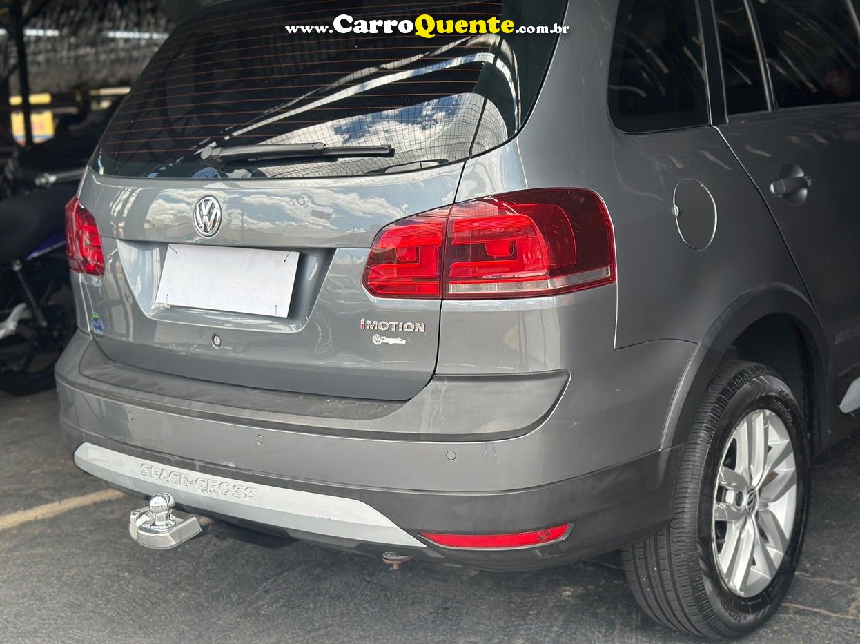 VOLKSWAGEN SPACE CROSS 2015 - Loja