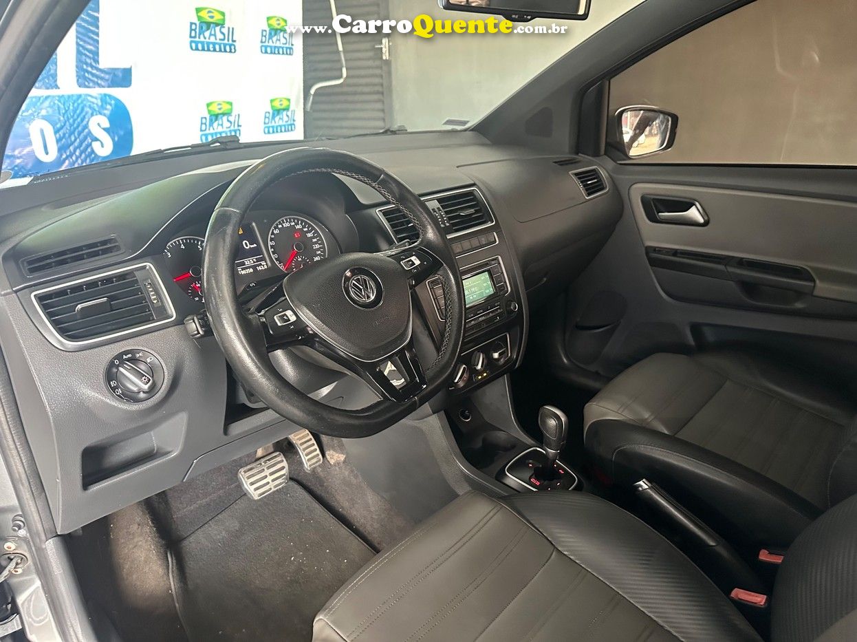 VOLKSWAGEN SPACE CROSS 2015 - Loja