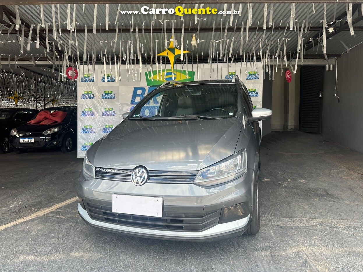 VOLKSWAGEN SPACE CROSS 2015 - Loja