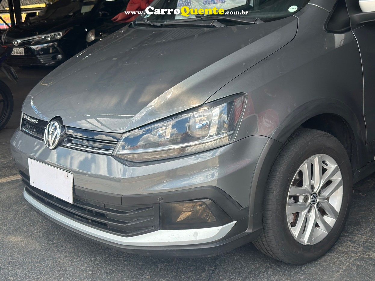 VOLKSWAGEN SPACE CROSS 2015 - Loja