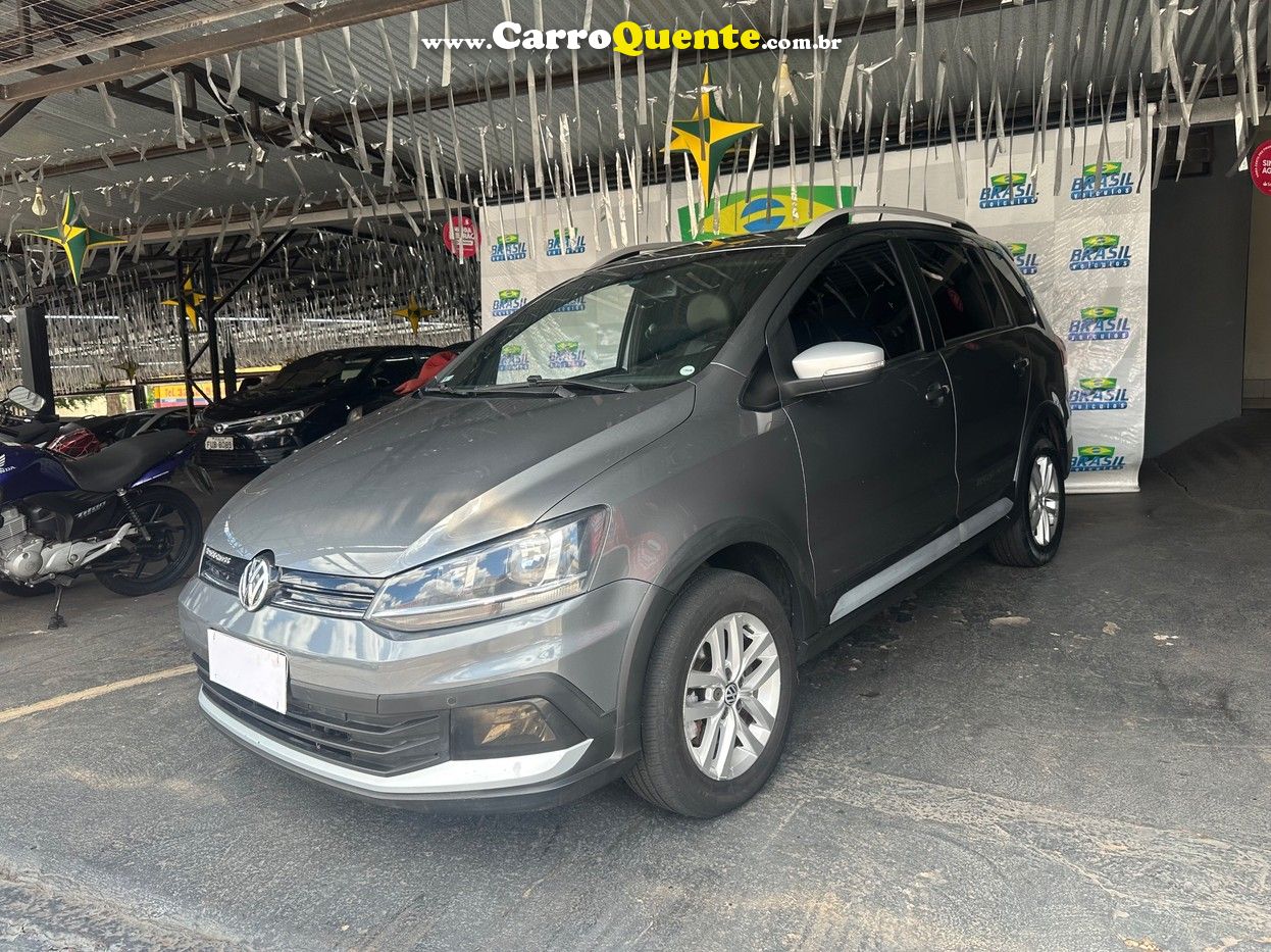 VOLKSWAGEN SPACE CROSS 2015 - Loja