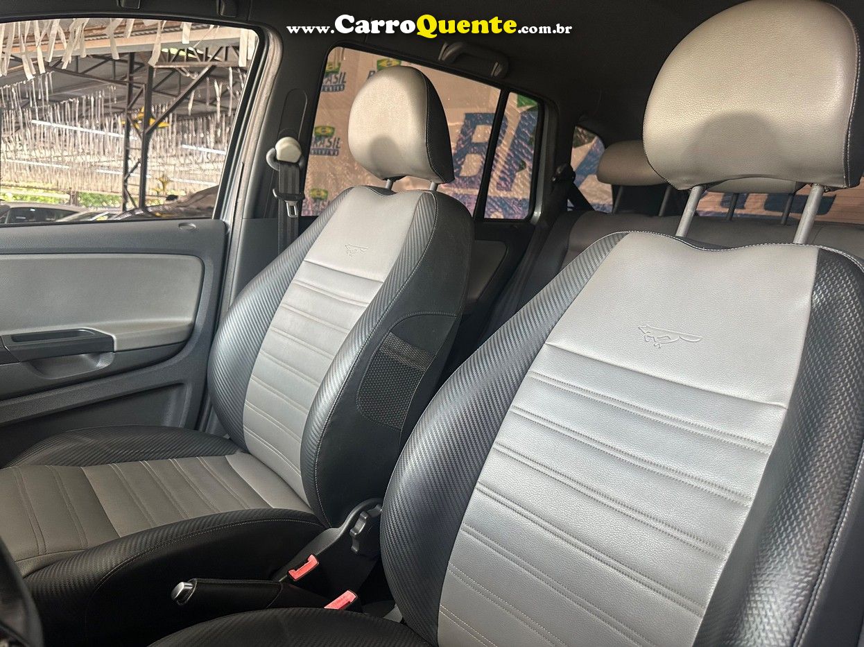 VOLKSWAGEN SPACE CROSS 2015 - Loja