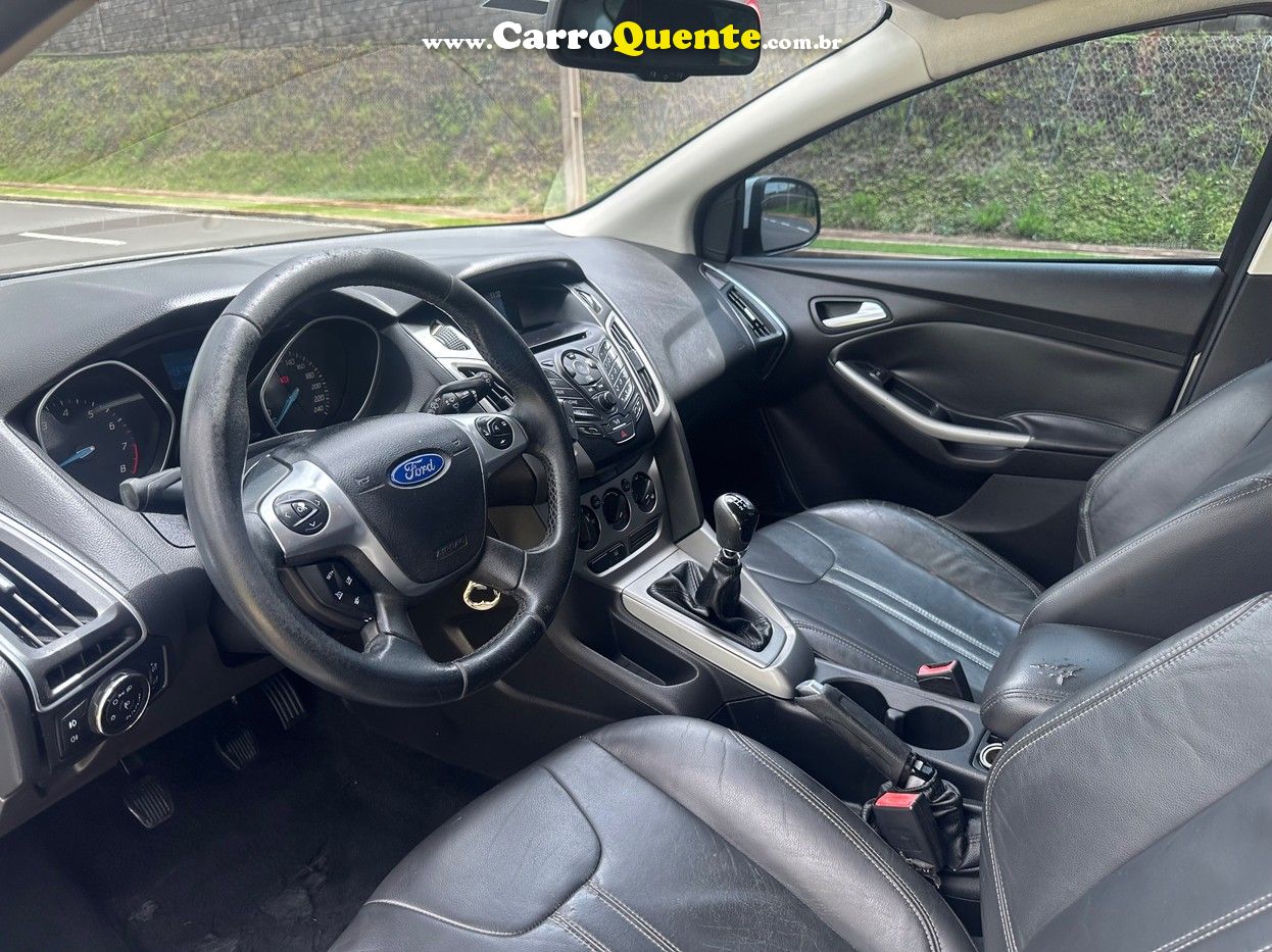 FORD FOCUS 2015 - Loja