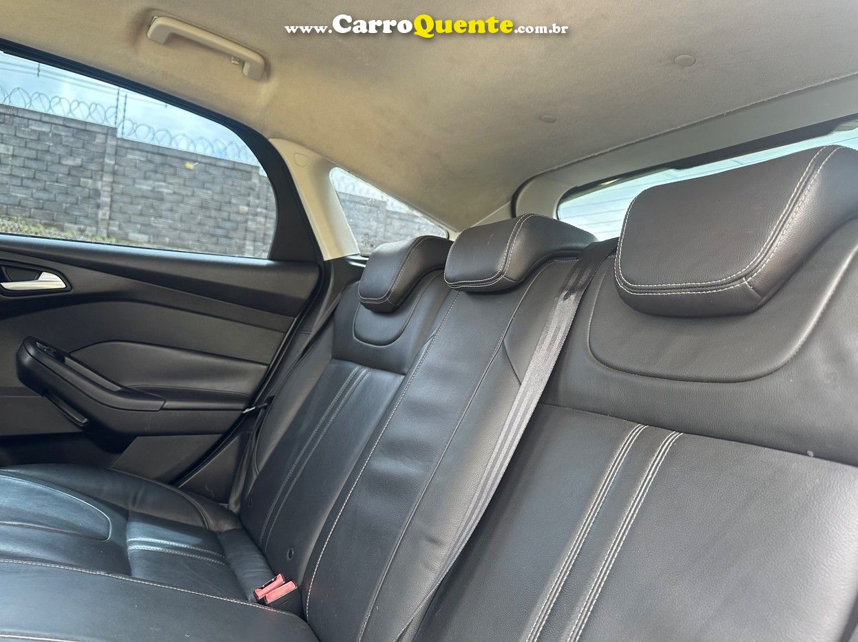 FORD FOCUS 2015 - Loja
