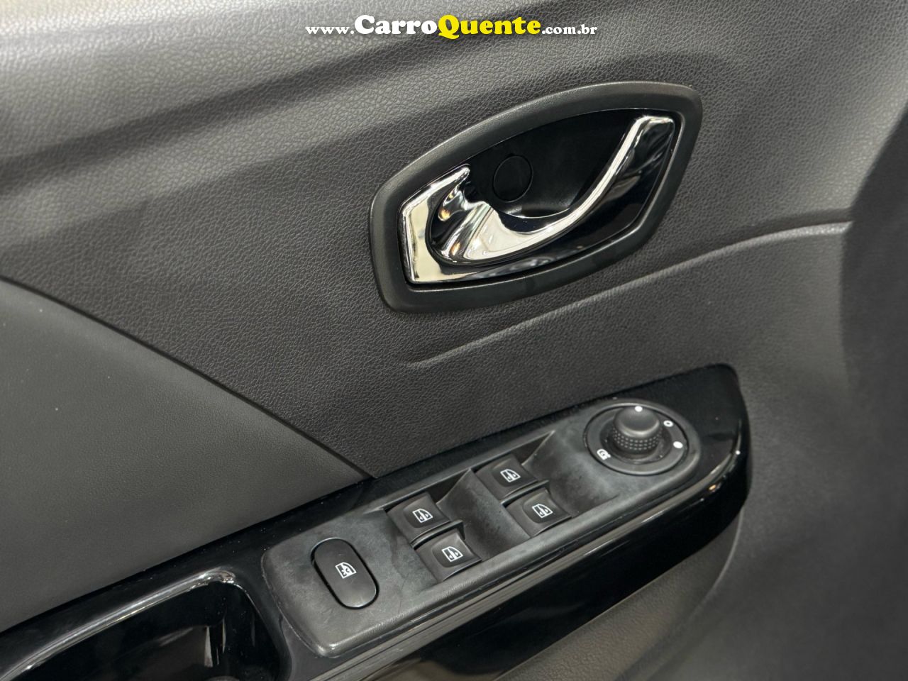 RENAULT CAPTUR 2.0 16V INTENSE 2018 - Loja