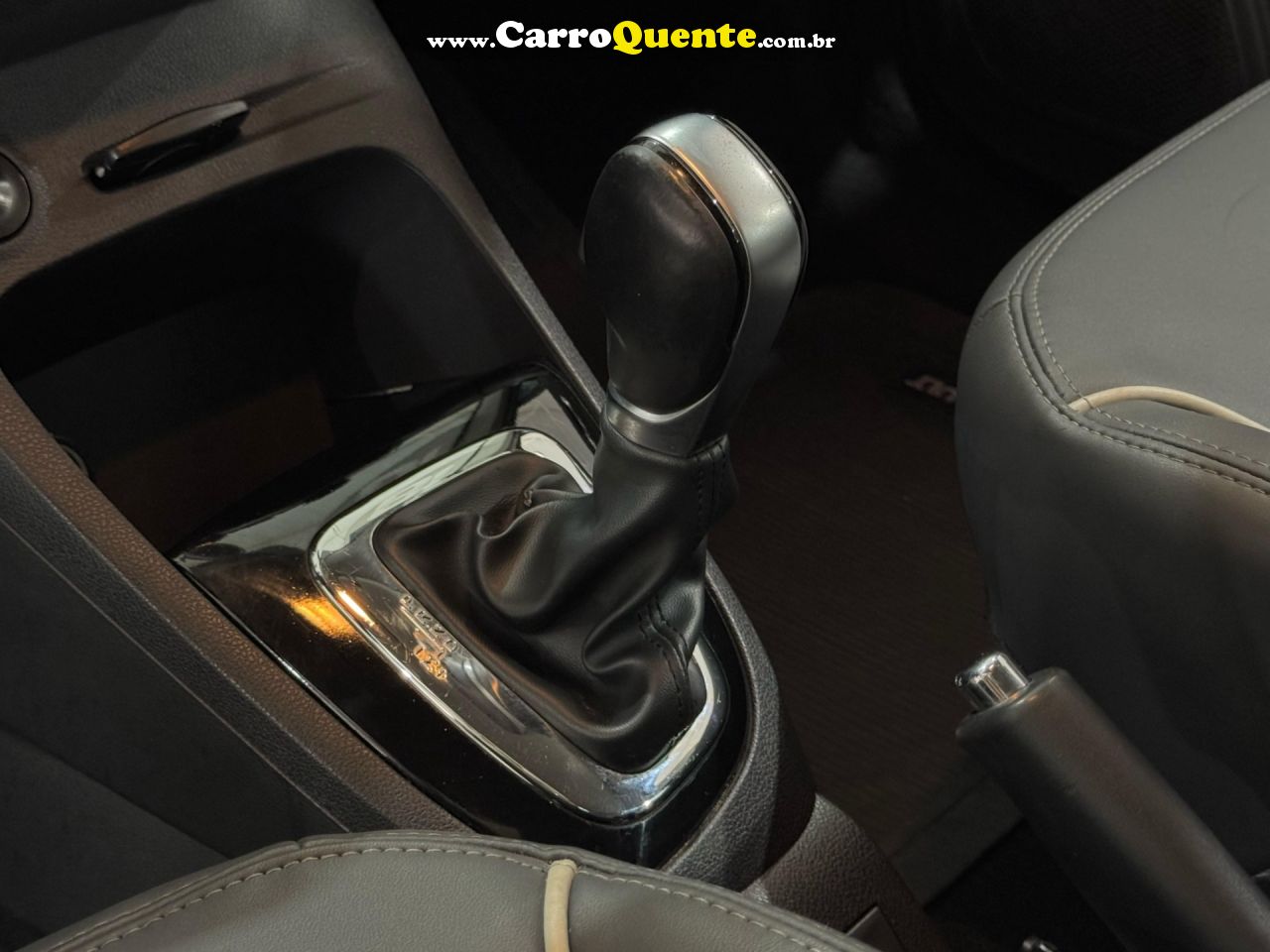 RENAULT CAPTUR 2.0 16V INTENSE 2018 - Loja