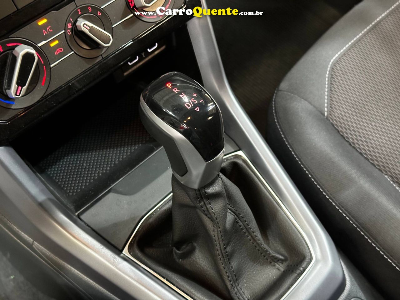 VOLKSWAGEN T-CROSS 1.0 200 TSI TOTAL 2023 - Loja