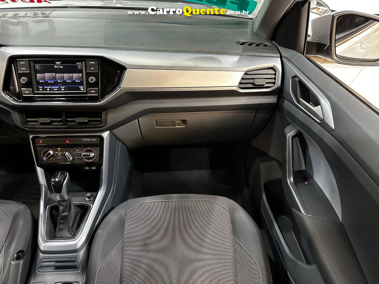 VOLKSWAGEN T-CROSS 1.0 200 TSI TOTAL 2023 - Loja