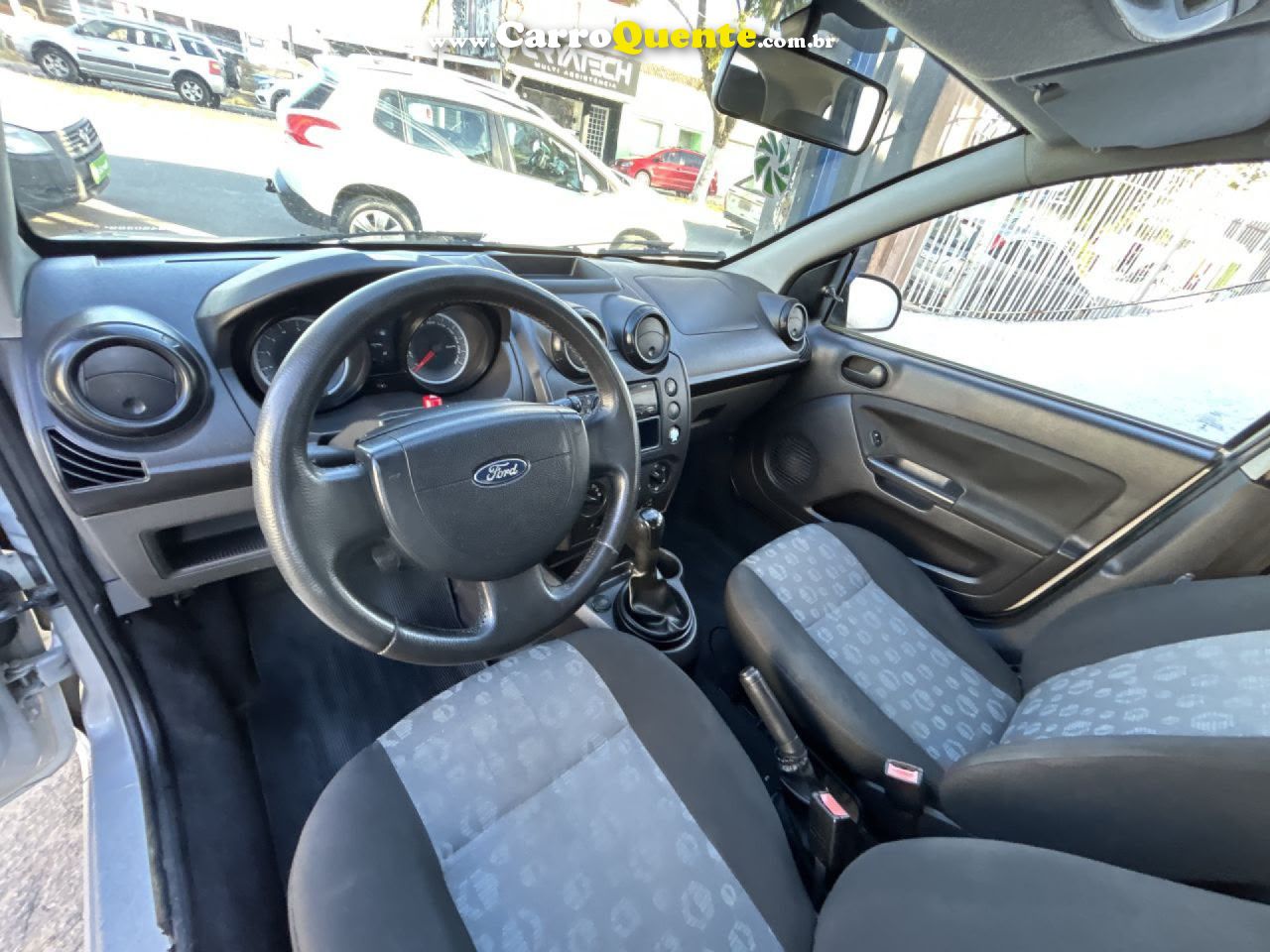 FORD   FIESTA 1.0 8V FLEXCLASS 1.0 8V FLEX 5P   PRATA 2013 1.0 FLEX - Loja